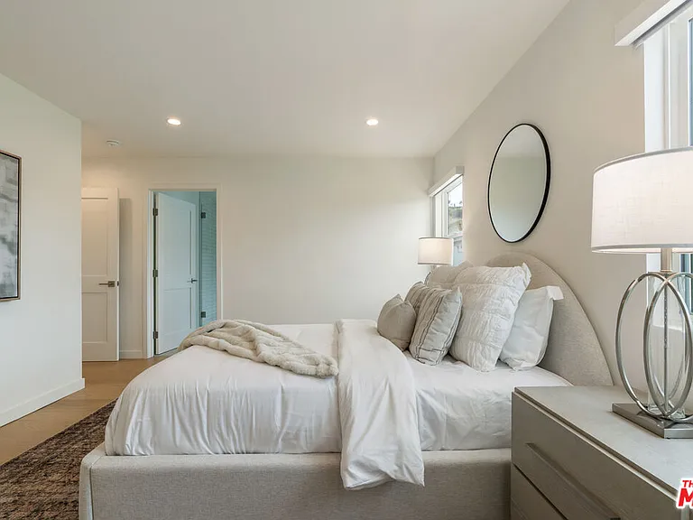 3815 S Cochran Ave — Photo 5