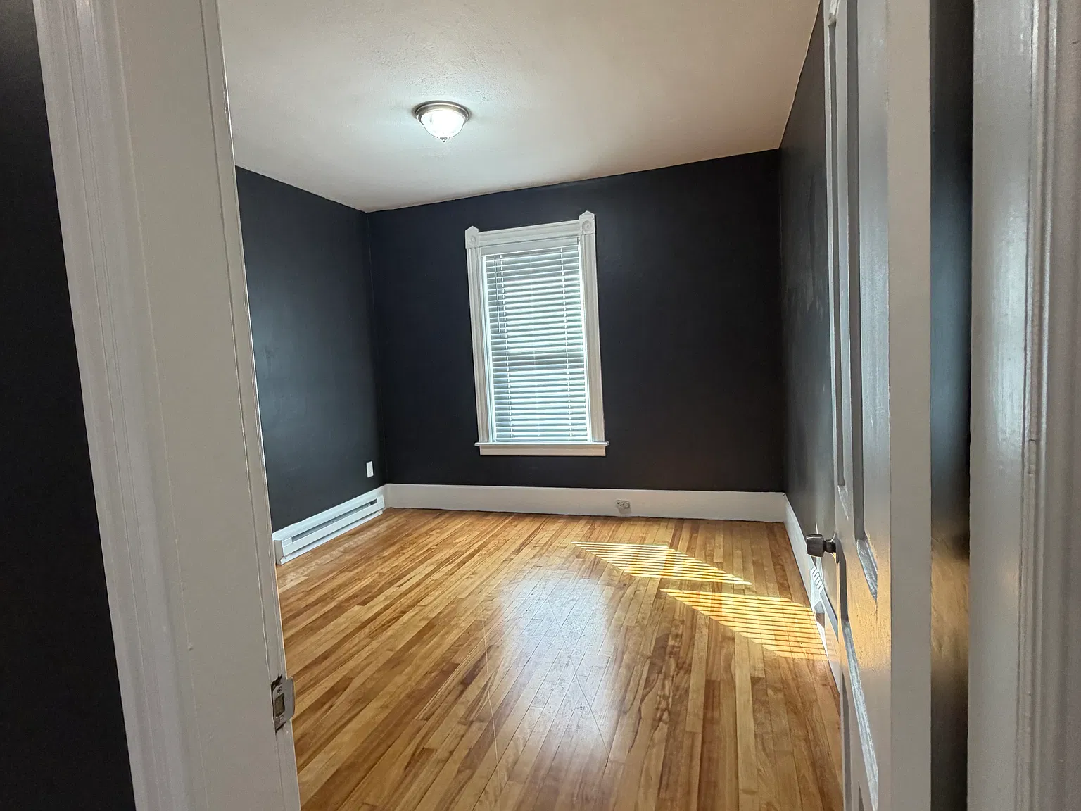 3 bed, 1400 sqft, $2,500 — Photo 3