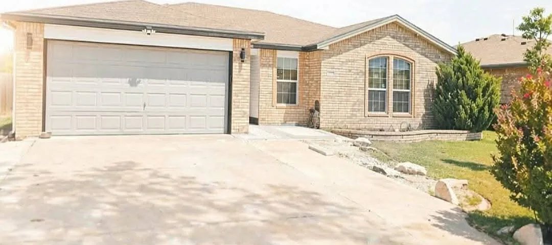 3 bed, 1489 sqft, $1,950 — Photo 1