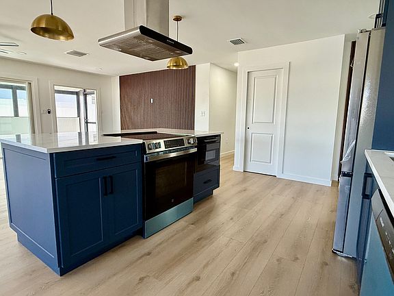 3rd image of 3930 E Eden Roc Cir