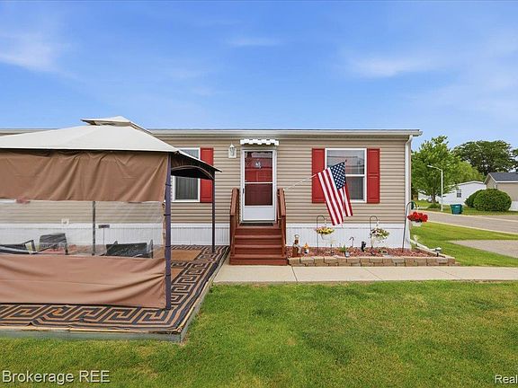 3rd image of 9542 Foxwell Cir