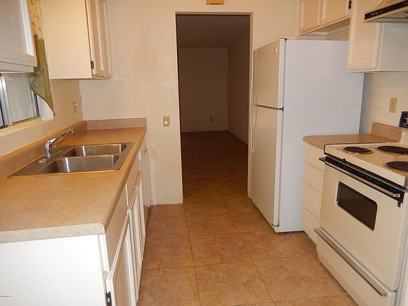 5th image of 906 S Clara Vista Cir