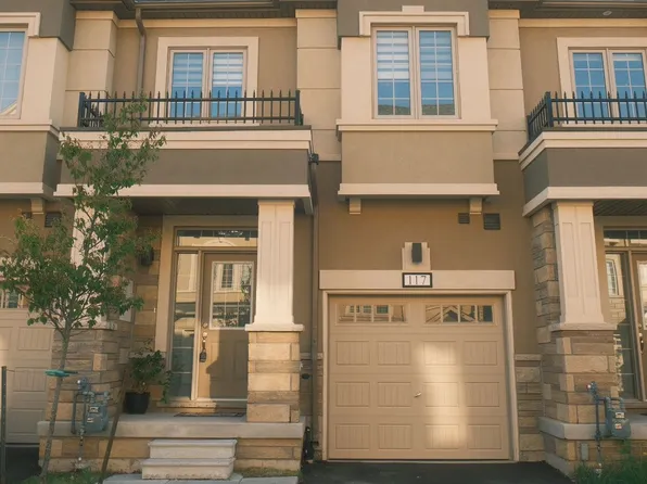 305 Garner Rd W #117, Hamilton, ON L9G 3K9