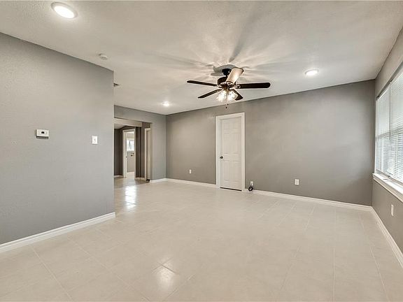 4th image of 4000 Bonnie Dr