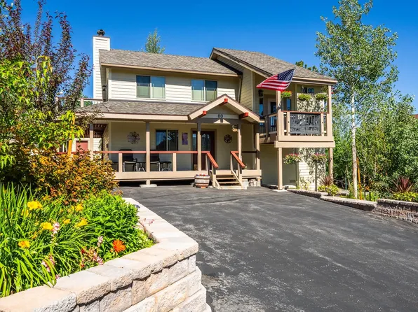 80 Lake Manor Pl, Crowley Lake, CA 93546
