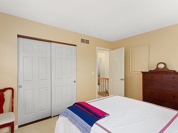 5th image of 1113 Thomas Dr