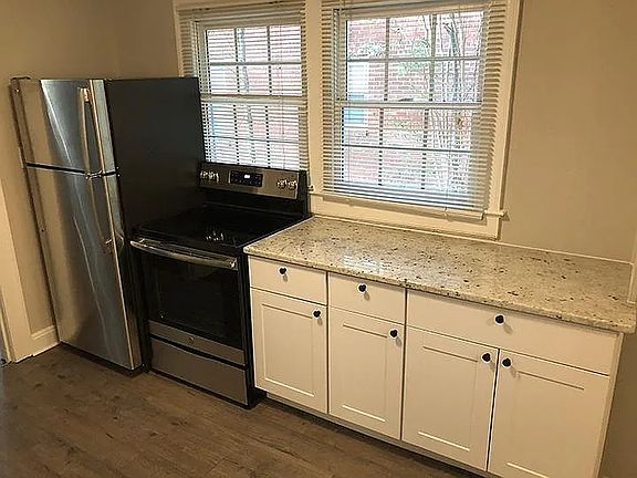 5th image of 1018 Rosehill Ave #B