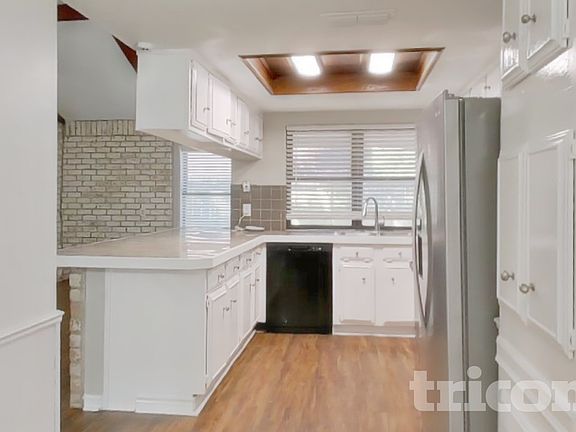 5th image of 16259 Hollow Wood Dr