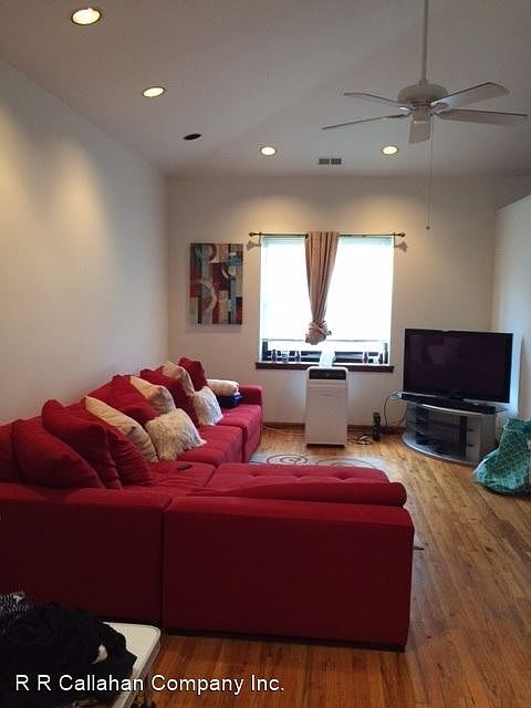 2nd image of 1916 S Canalport Ave APT 2