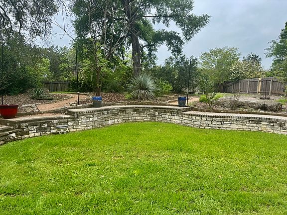 2nd image of 2110 Wychwood Dr