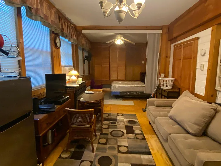 206 Daniel Low Ter #1 — Photo 1