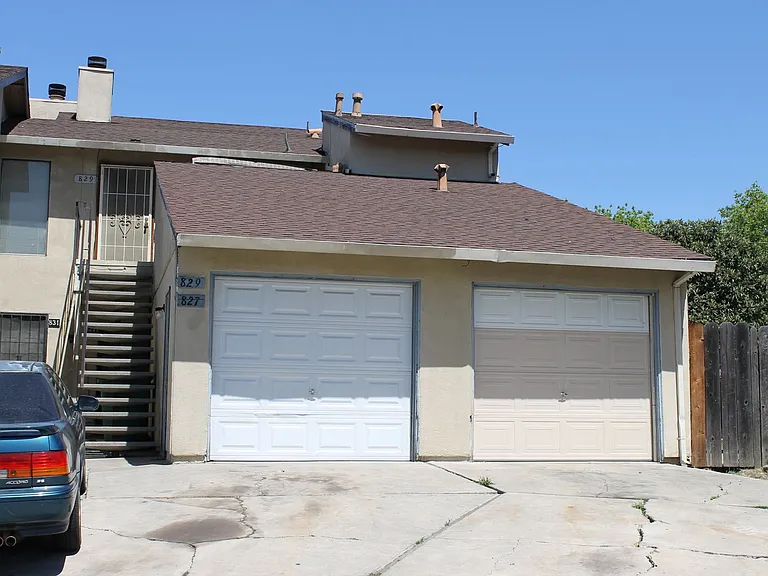 827 Dundee Way — Photo 2