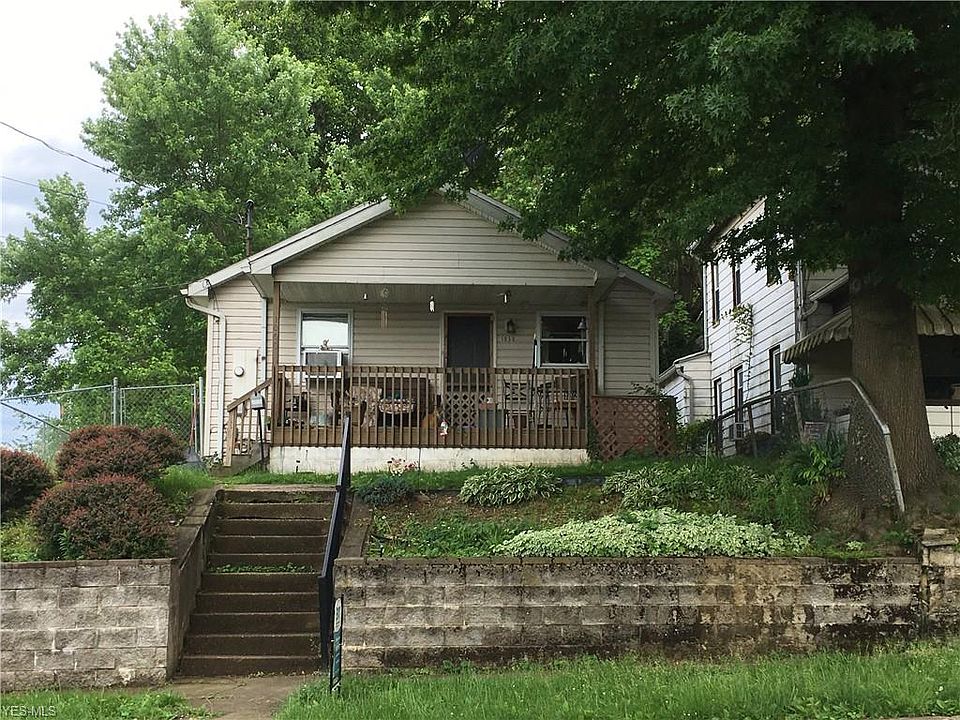 1st image of 1050 Laird Ave