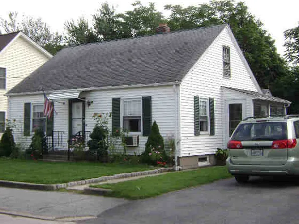 377 Vine St, Pawtucket, RI 02861
