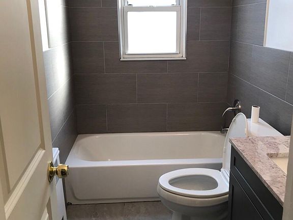 3rd image of 14 Franklin St #2