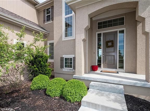 2nd image of 1324 NE Kenwood Dr