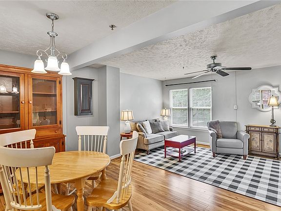 4th image of 1261 Meadowbrook Dr
