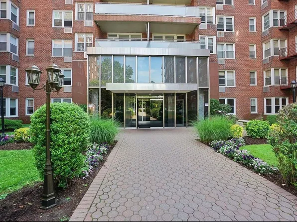 9201 Shore Road image 2 of 4