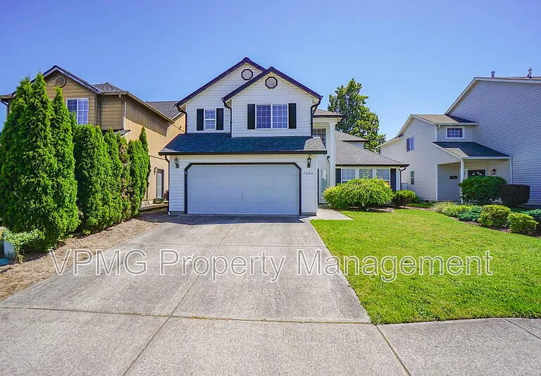 7205 NE 159th Ave — Photo 2