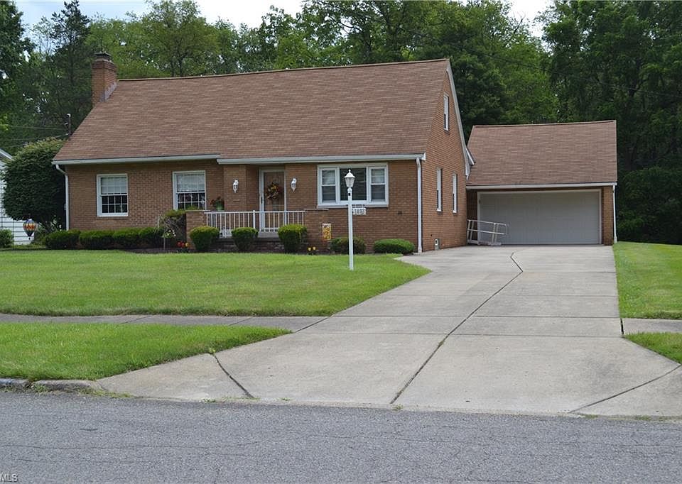 1st image of 1483 Brantford Dr