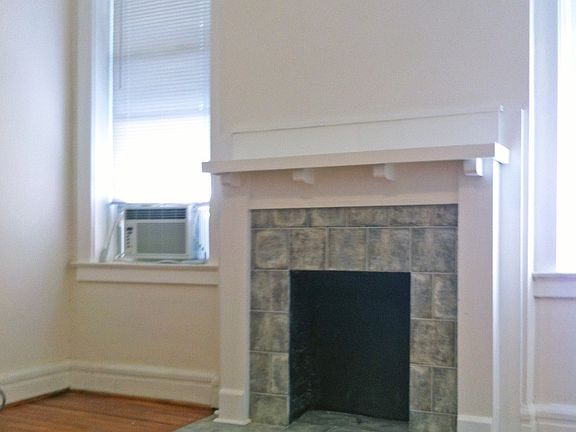 5th image of 210 Woodland Ave APT 3