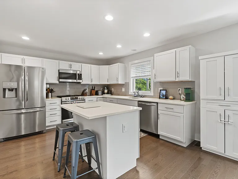 110 Berwick Ave #110 — Photo 5