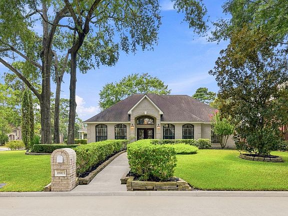 2nd image of 18903 Big Cypress Dr