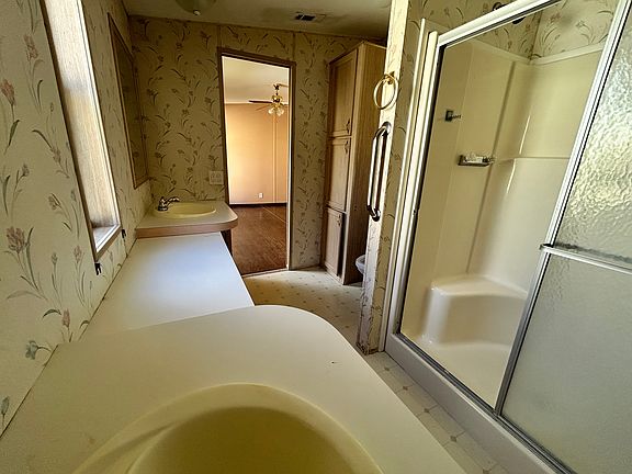 5th image of 3530 S Pine Ave Unit 14