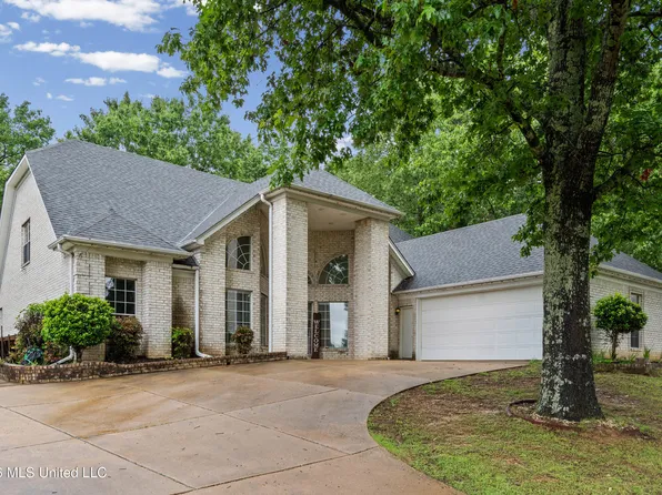 10120 Cypress Lake Dr N, Olive Branch, MS 38654