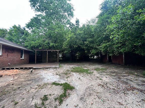 4th image of 3202 Westmont Dr