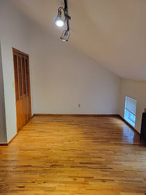 Rented by MCR Realty | media 16