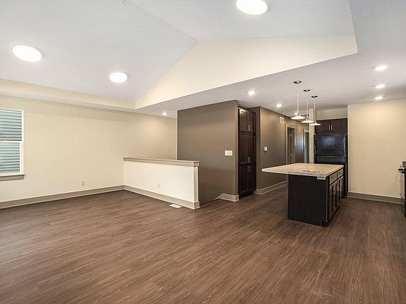 4th image of 2065 Linden Ave SE