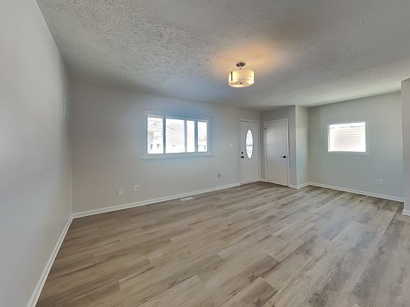 3rd image of 2933 Merts Dr