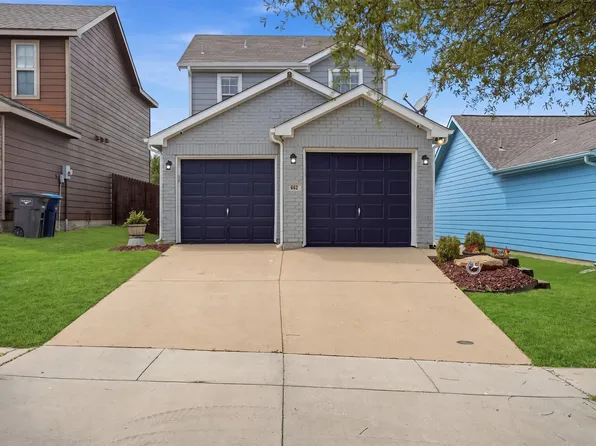 852 Village Point Ln, Fort Worth, TX 76108