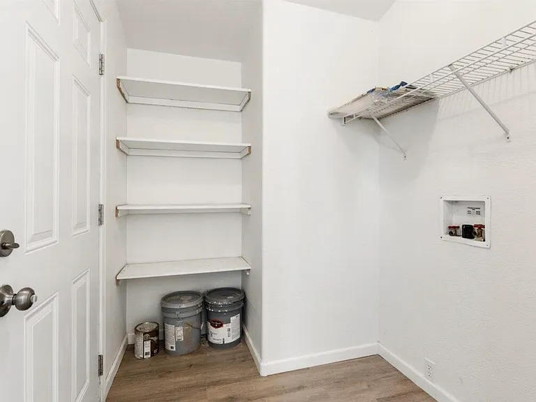 24175 N Los Angeles St — Photo 13