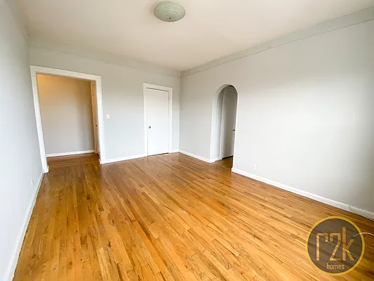 Rented by Realty 2000 Corp | media 4