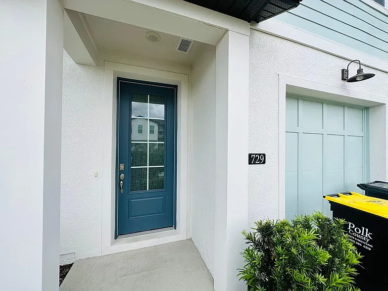 729 Benoi Dr — Photo 2