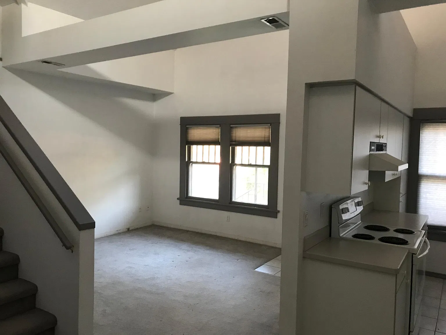 5830 S Kelly Ave — Photo 2