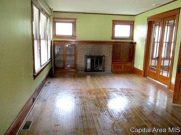 5th image of 1061 Beecher Ave