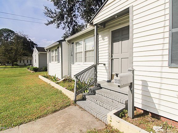 2nd image of 3313 Seville St W