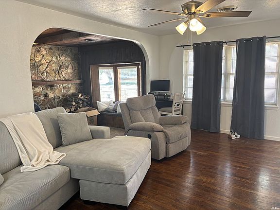 5th image of 513 W Yucca Ave