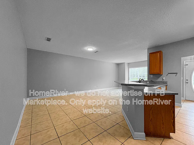 3 bed, 2.5 bath, 1949 sqft, $1,875 — Photo 4