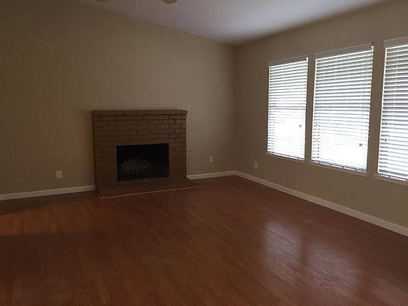 4th image of 8827 Ravenwood Dr
