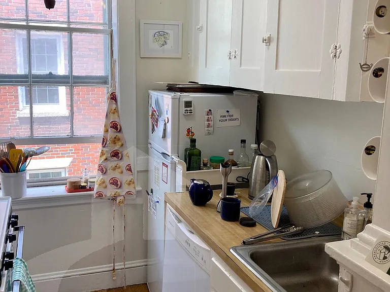 285 Harvard St #301 — Photo 4