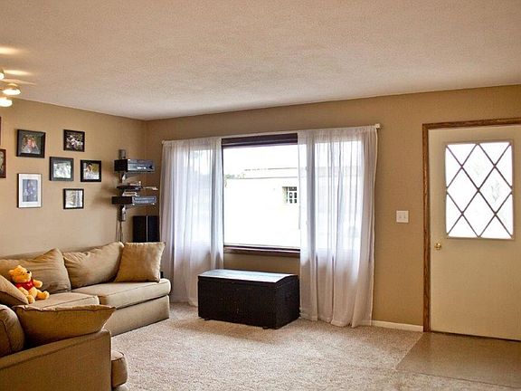 2nd image of 4203 Sternberg Ave