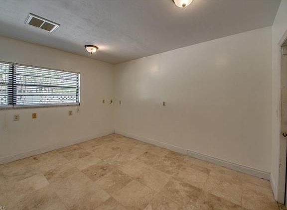 5th image of 8430 Aqua Cove Ln