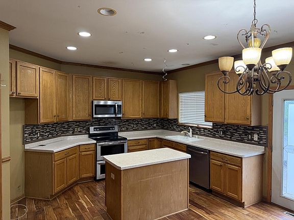 3rd image of 11039 W Fairlane AVENUE