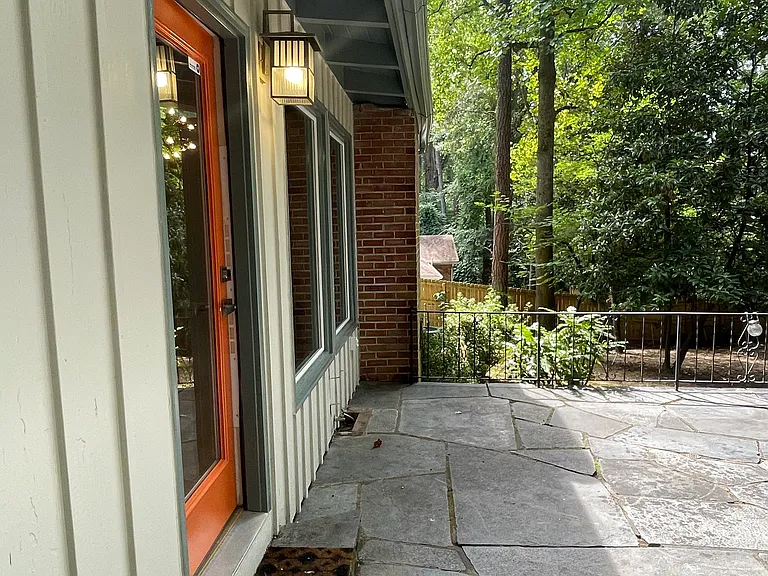2338 Tanglewood Cir NE — Photo 41