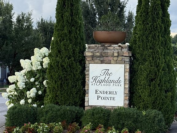 3rd image of 4008 Ryecroft Ln