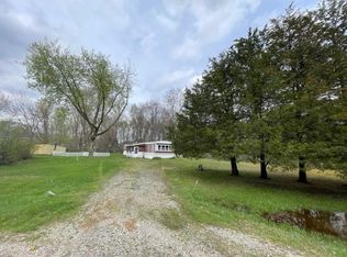 727 Red Oaks Dr, Howell, MI 48843